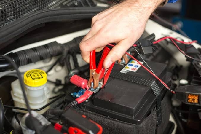 Car battery jump-start service